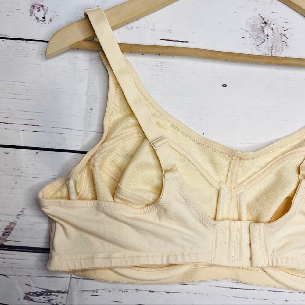 Breezies ivory cream bra 44C - Picture 8 of 11